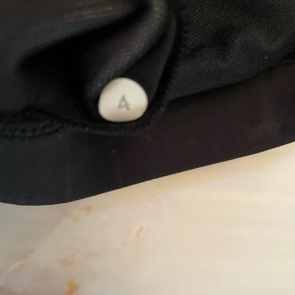 Lululemon Rise and Run sports bra - Picture 4 of 7